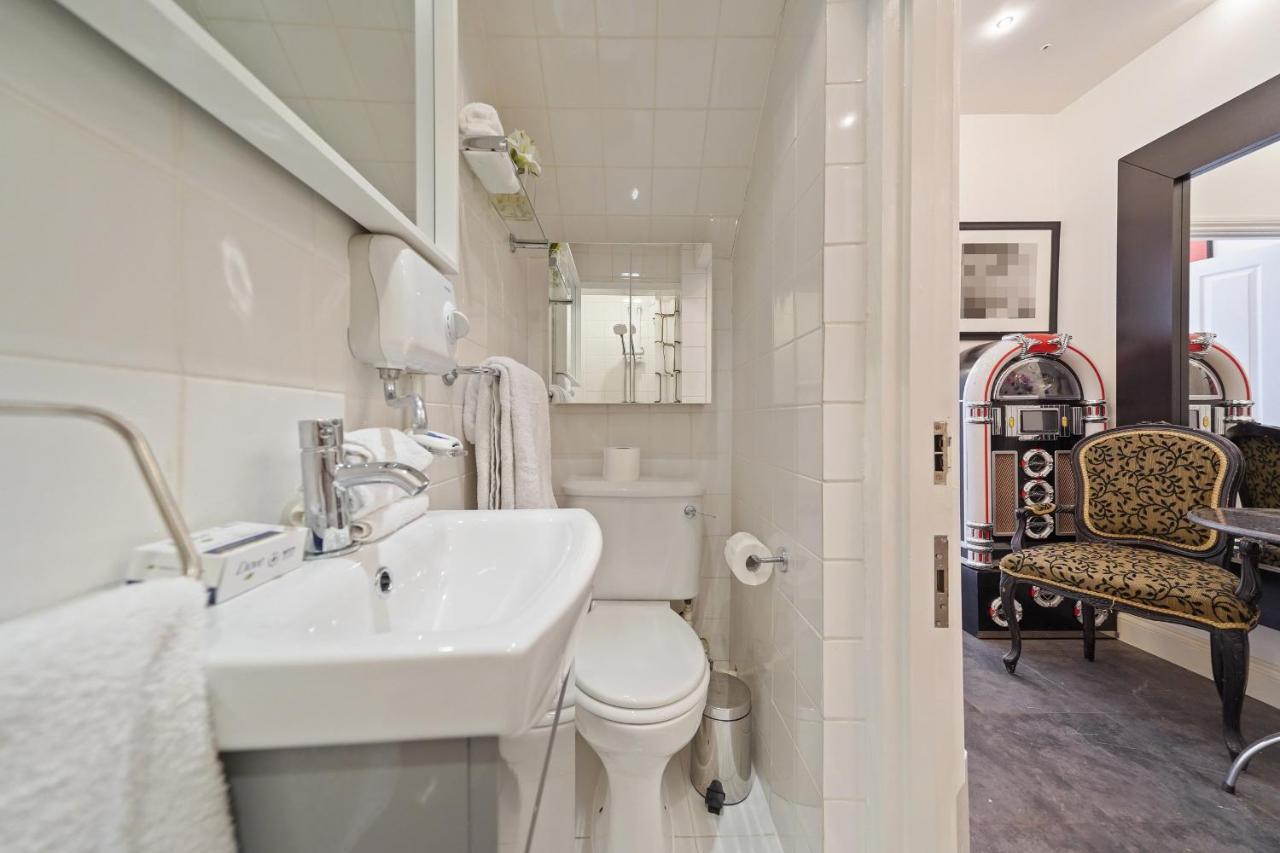 Finest Retreats - Regents View * London